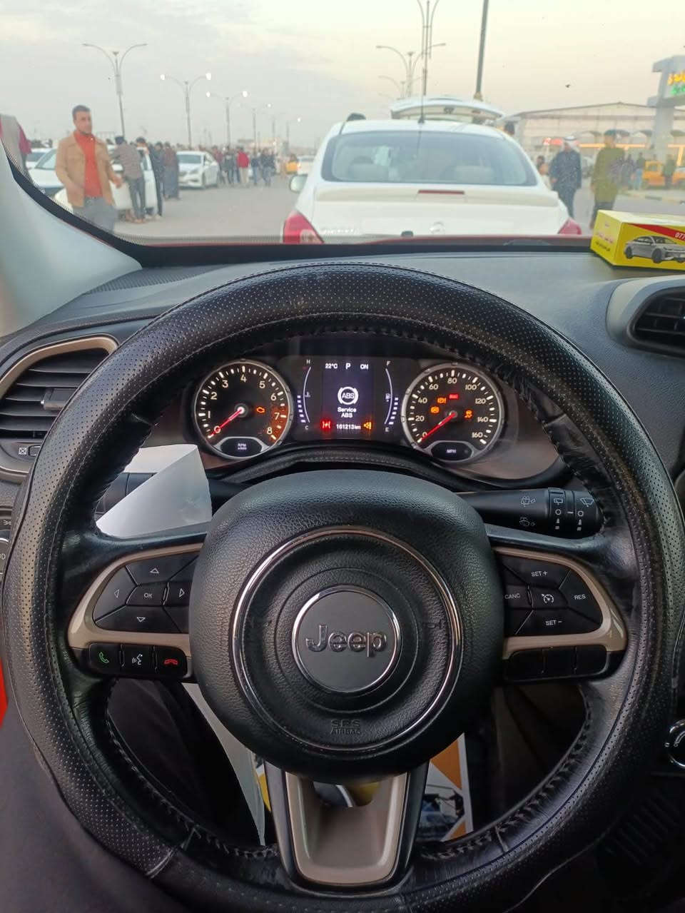 السلام عليكم جيب رنكيد موديل 2017
السيارة بيه جاملغ الخلفي ضربه خفيفه ب امريكا وبيه بارد بلعراق والباقي كله كفاله العنوان البصره
*********** السعر 120
وبيه مجال البصرة, العراق
