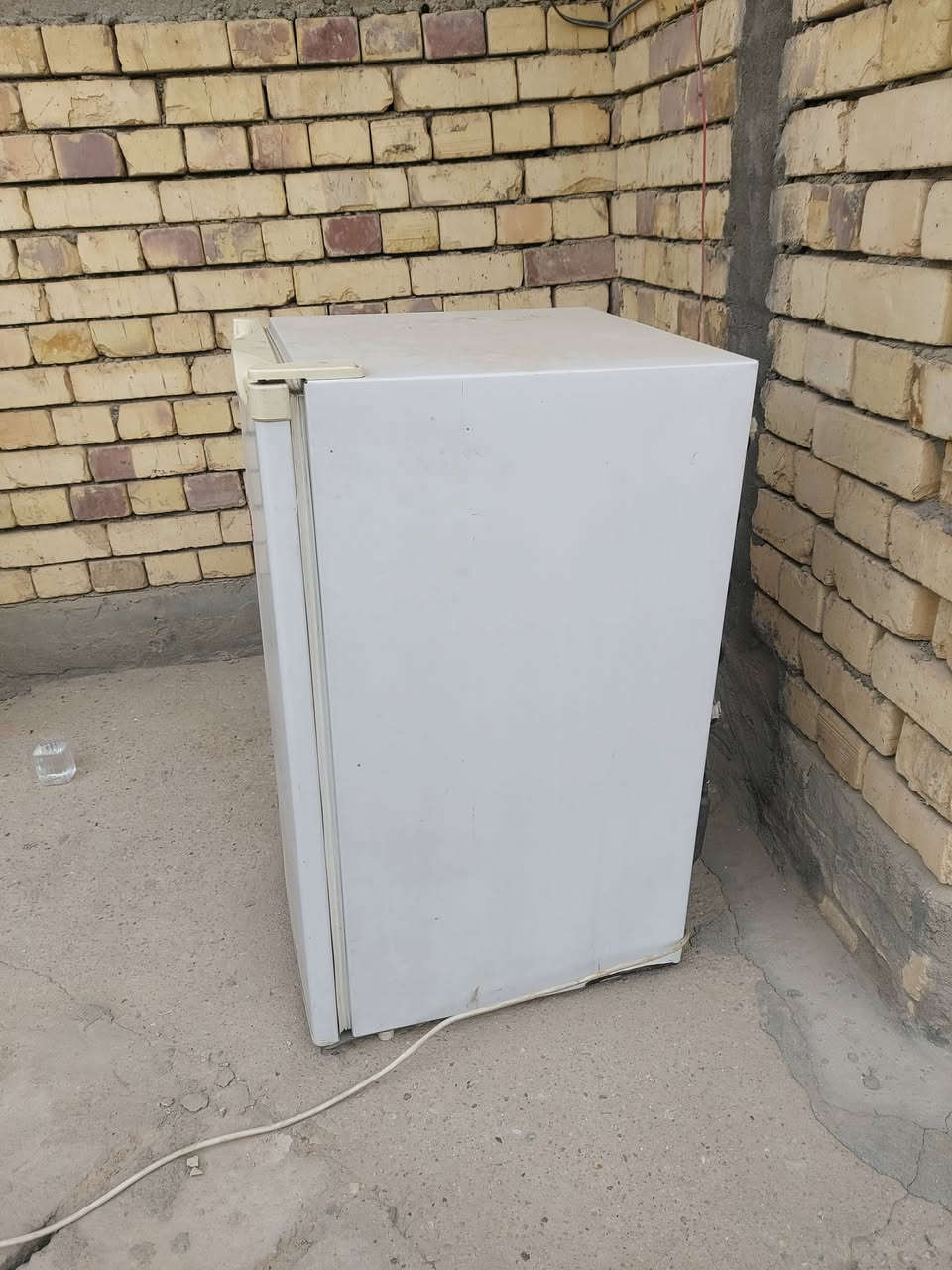 ثلاجه صغيرة نظيفة وشغالة وتبريد مضبوط
السعر 75 الف
***********
