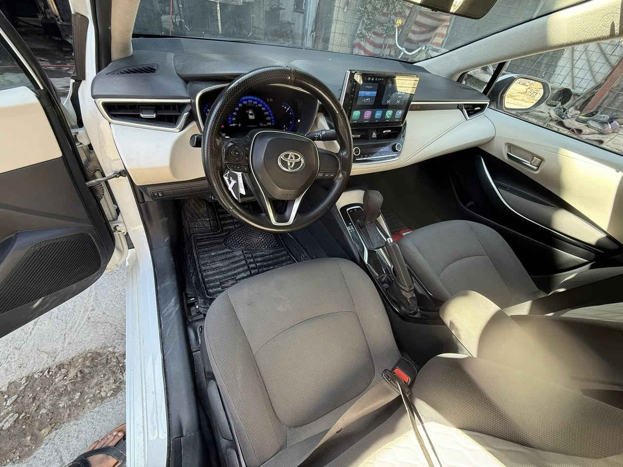 السلام عليكم كورلا 2022 خليجي ياباني بانزين فقط مو تجميع صيني
‏(SAS)
رقم اربيل الجديد  سنوية جديدة لل 2028
موصفاتها 
محرك 1800 بانزين 
بصمة + دخول ذكي 
نظام ترحيب عند اقتراب 
تبريد قطعتين 
حساس استشعار عن القتراب 
نظام قيادة ( سبورت وعادي ) 
كيجات دجتل شاشة 
حساس امامي و خلفي 
مانع انزلاق 
شاشة حديثة 
مري شفط 
حساس اطار وحساس مطر 
السيارة كفالة عامة من بارد والصبغ كفالة  عامة بعدهي بوضع شركة  حتى كتلوكات الشركة بعدهي بالضمان 
المكينة والكير كفاله
للاستفسار ***********
