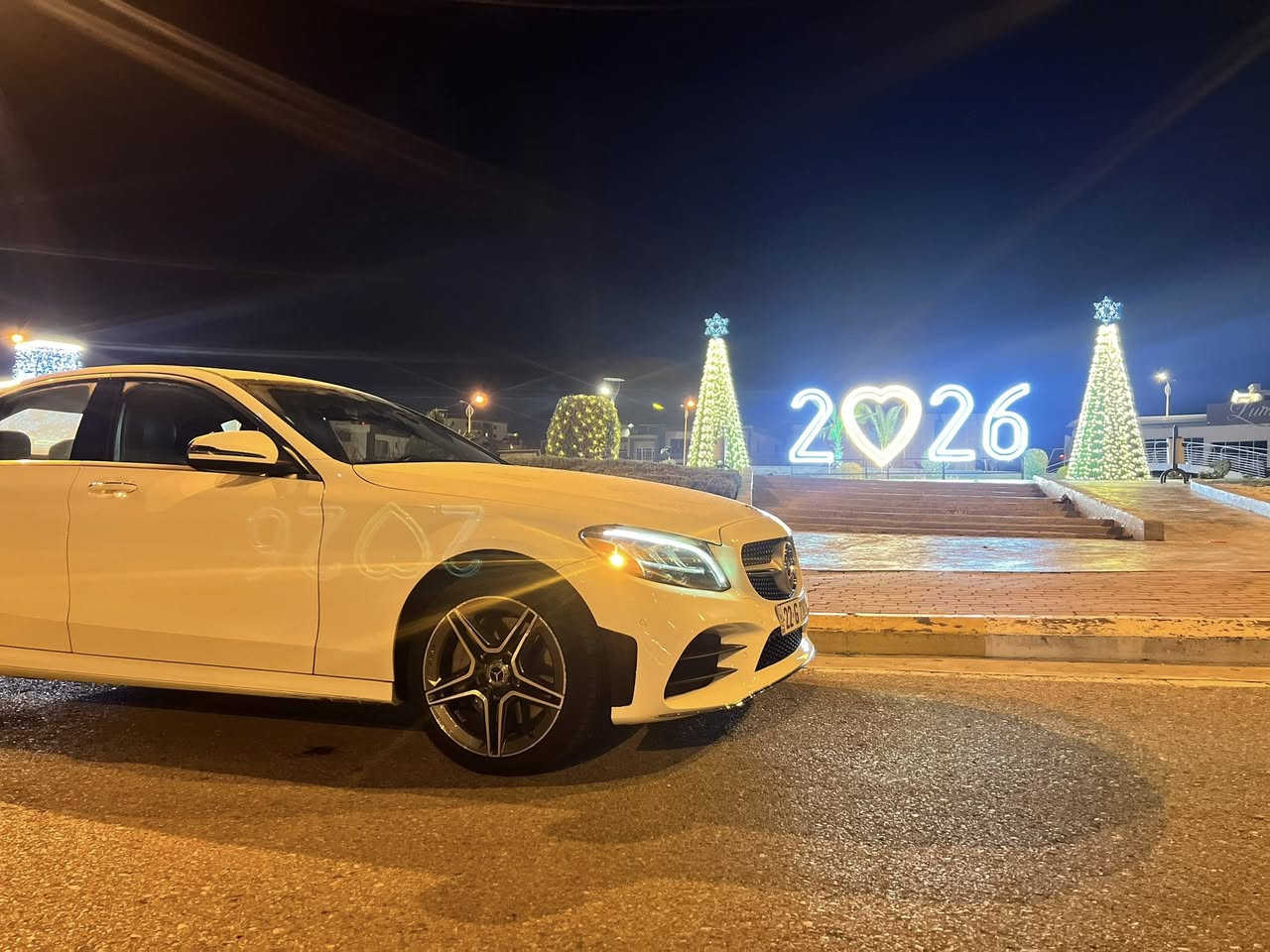 Mercedes benz-C300-AMG
🗺️🗺️مكان السيارة بغداد حاليا🚘🚘
💎اللون//ابيض (ثلجي)..
💎الموديل(2020)..
💎عداد المسافة// (٥٠ ألف)..
💎..رقم السيارة (اربيل)..

☑️☑️مواصفات وتفاصيل السيارة 👇👇
**فتحة سقف(سلايد روف).
**المحرك//2.0لتر توربو -4سلندر.
**ناقل حركة(9نمر)..
**شاشة معلومات وسطية(حجم كبير).
**تحكمات كاملة بالستيرن☑️
**نظام ملاحة (Navigation)+(Car play)..
**حساسات امامية وخلفية+كاميرا خلفية..
**مقاعد جلد اسود ودشبول مطعم بالصاج ..
**نظام تثبيت السرعة مع رادارات أمامية وخلفية وجوانب.
**تشغيل بصمة مع نظام دخول ذكي لجميع الابواب.
**تدفئة ستيرن+أنارة محيطية (64لون)..
**بصمة ابواب مع الجنطة بصمة فتح وغلق كامل..
**كشنات الامامية تدفئة مع نظام خزن (ميموري)..
**كشنات الأمامية كهربائية .
**صندوق كهرباء+(5أنظمة قيادة).
**لايتات ليد (٨عدسات)+بك لايت ليد
*شحن وايرلس(Auto).
**سستم سماعات برومستر.
**نظام auto stop+auto hold.
**هيكل (AMG)بلادي شركة..
**ويل كب حجم (١٨)مع تخم تايرات دنلوب لوك..
**عدة ألاسعافات والهوك والجنطة واللوحة وياهن..

ملاحظة//السيارة حادثه سطحي جاملغ ألامامي الايمن  ربعه ومبدل ومبخوخ مع جاملغ خلفي الايمن وشوية من الباب الخلفي مسوي مباوك فقط بدون تعديل بارد بدون شخوط وبدون أي أيرباك (كله سليم عله وضع شركة)ومسويله بوليش وتشميع ..

☑️☑️ملاحظة.السيارة بدون أي خلل كير ومحرك  وحداديةبشرط انطيك اياه وكهربائيات شغالة ومسويله سيرفس دهن وفلاتر ومي راديتر (أنتي فريز)وبدون أي نقص جديدة.

السعر💸💸
( رقمي لجاد بالشراء (***********)🌹🌹
