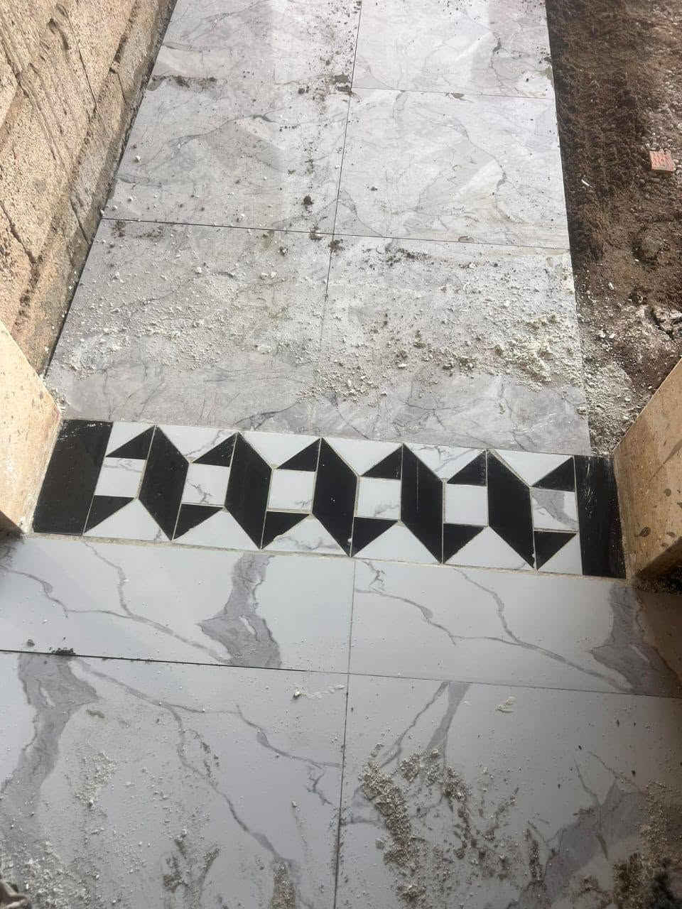 السلام عليكم كادر سيراميك متفرق حالين شرط استلام مهندس واسعار معقوله
الكادر مكتون من ثلث اسطاوات 
 للاستفسار :***********
