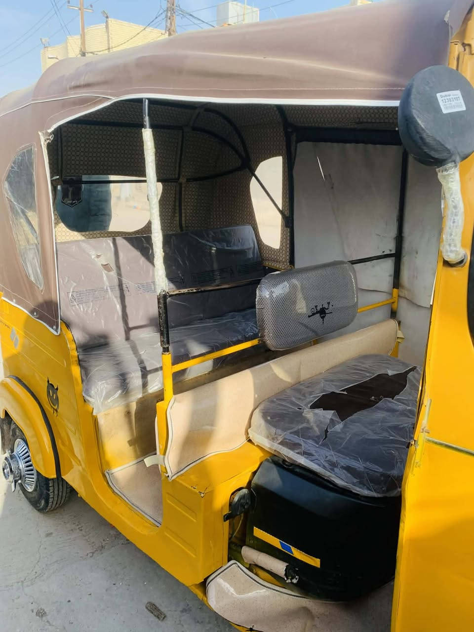 السلام عليكم تكتك 19مضلع مرقم سنويه ولوحات نكليزي التكتك خير من الله التكتك بلاديه عده الغد الأيمن بي معجون المكينه  خير من الله لا تنقيص والا تبخير الكهربائيات كله شغاله التكتك ماناقصها ايي شي 
ديالى خان بني سعد 
***********
السعر 5و800وبيها مجال قيل 
خوان شرط التحويل
