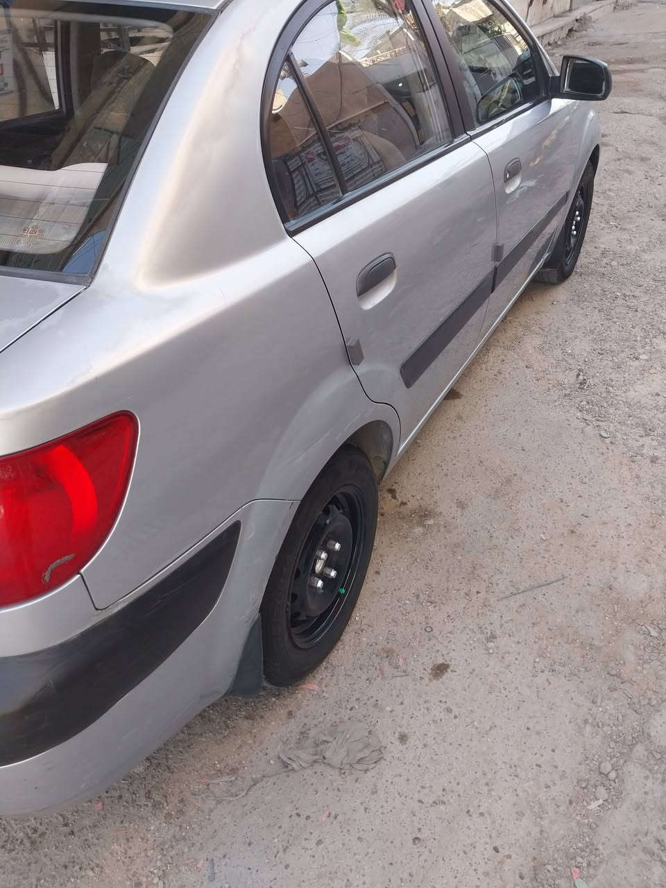 السلام عليكم للبيع كيا ريو موديل ٢٠٠٨ خليجية بية صبغ بس لبنيد بدون داخل مكينة كير صدر تايرات كلهن مكفوله بس لتبريد لكمبريسر عاطل مكاني بعداد لحريه تحويل مباشر*********** لسعر ٧٢ وبية مجال
