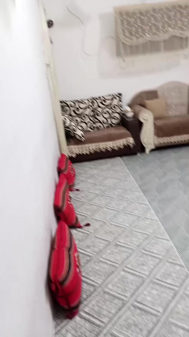 بيت لبيع حي العسكري قرب كاتب العدل باقي تفاصيل اتصال،***********
