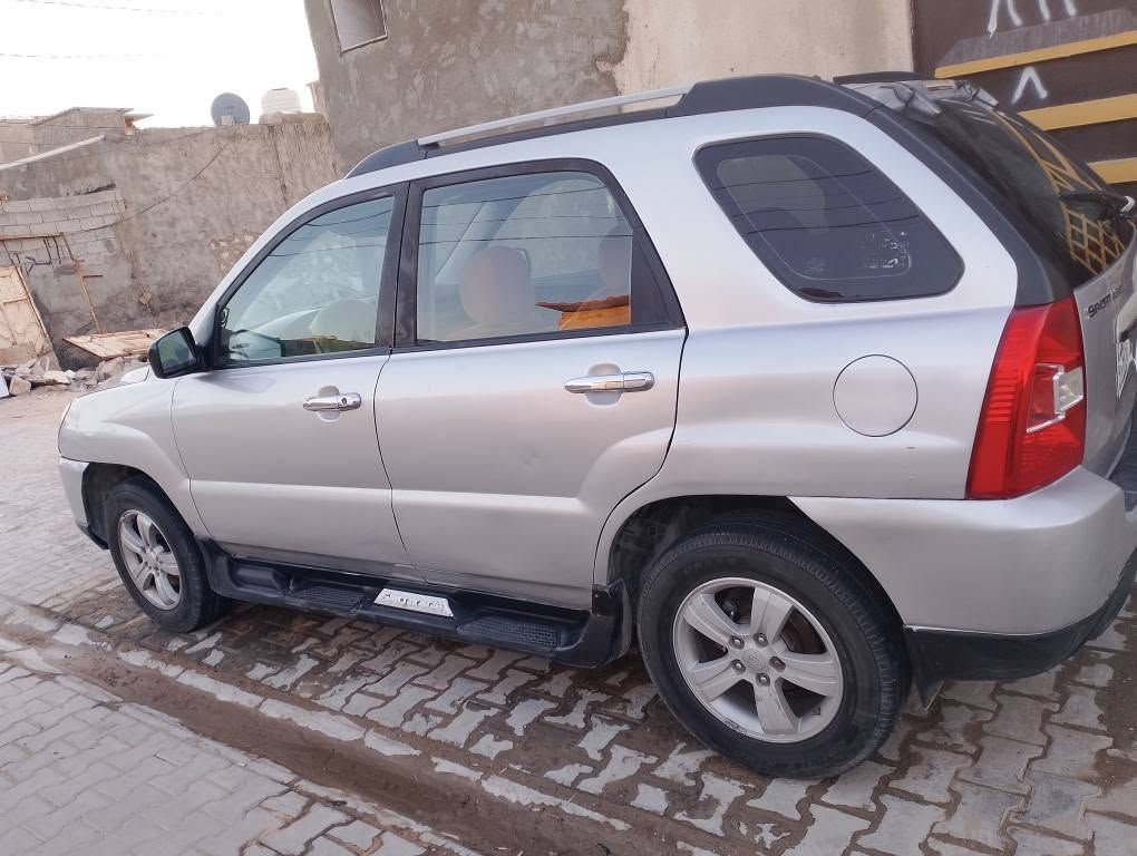 سبورتج وراد كوري مكينه 2000دوش رقم اربيل دولي هزه جديد بيه صبغات ابيع حزام تبريد حداديه مكينه كير تايرات كله نضيف مكان السيارة نجف *********** السعر 97 النجف, العراق
