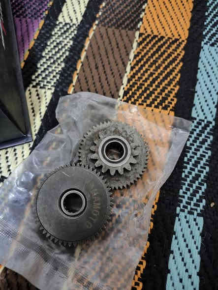 اسلام عليكم عندي كابريترات مال حاويه شغالات وبنز كلج اصلي رياضي مستخدم يومين شرط كلش قوي ودشالي ما مستخدمات هم للبيع ليريدهن يراسني وتساب سعرهن مناسب ***********
