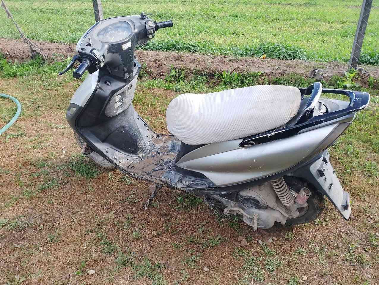 للبيع سعره 200قفل الدراجه شغاله


**إذا كنت صاحب هذا الإعلان وتريد حذفه لأي سبب، رجاءا أرسل رسالة إلى الدعم الفني**