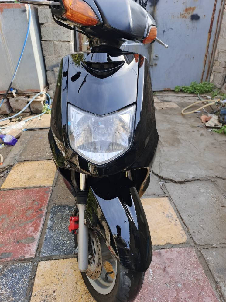 سلامة عليكم
دراجه سكنس نثيه البيع دراجه نضيفه وناعمة وكاملة بيها نواقص خفيفة  مثل ما بين بل صوره يحتج له  تاير امامي 
سعره 700 و بيه مجال ال شراي 
تواصل *********** بغداد, العراق
