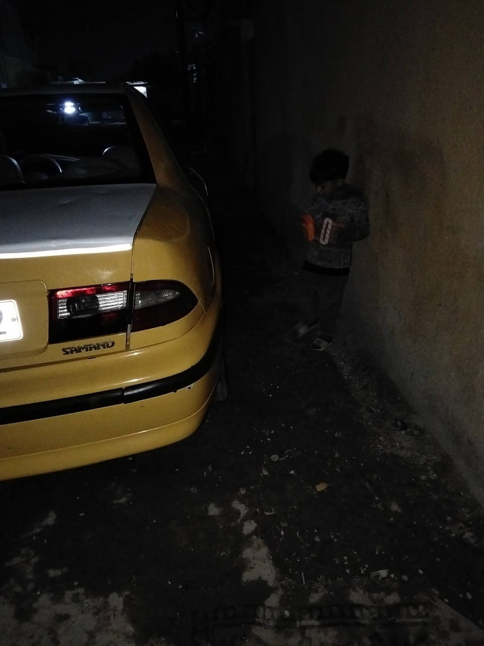 سمنت 2012 سعر 35 وبيها مجال العنوان مدينه الصدر رقم بغداد هذا رقم تليفوني *********** جير ومكينه خير من الله ماكينه فرنسي
