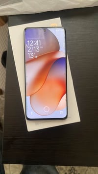 شاومي 12 ذاكرة 256  كامل الملحقات والجهاز جدا نظيف  مكاني البنوك  متوف...