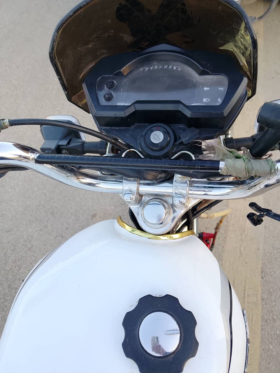 للبيع تايكر 24اوراق 5 سكنر
مكان واسط الحرار السعر 600وبيها مجال 
***********
