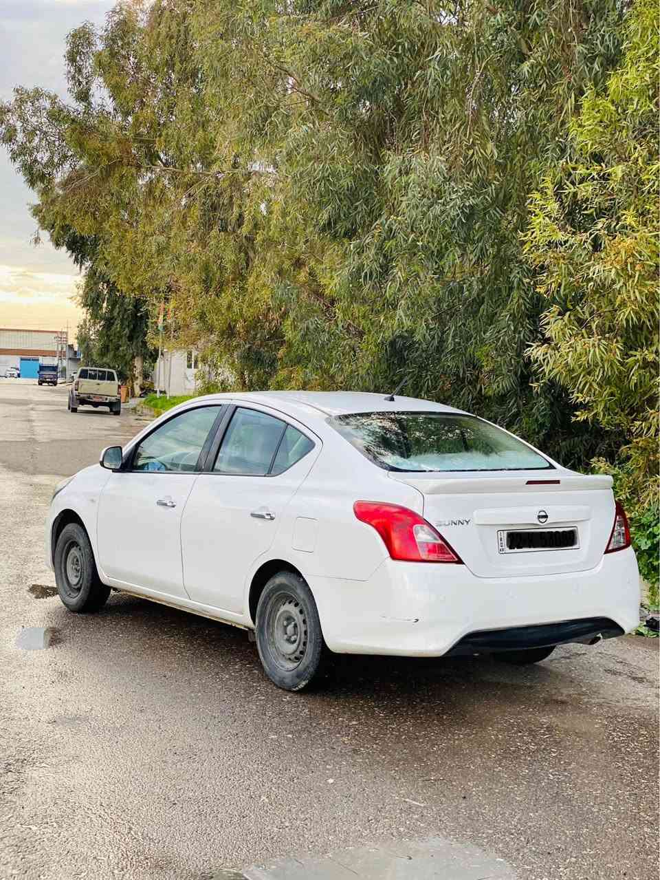 نيسان سه نيي مؤديل 2020سپي به فري بي سبوخ جه مپيكي زؤر زؤر خه فيفي پشتي هه يه له گه ل نه رمه ته زره ك سياره كه زؤر جوانو پاك ماوه ته وه به ناوي خؤمه گيرو مه كينه و ته قه و ره قه ي به شه رت 100هه زار Km رؤشتوه سعر 99وه ره قه كه ميك مه جالي تيدايه بؤ زانياري زياتر پيوه ندي بكه به ...*********** أربيل, العراق
