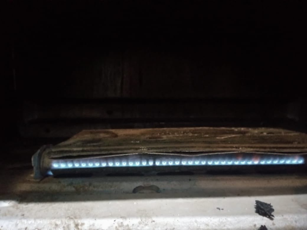 طباخ كله شغال مكينة خياطه ايضاً شغاله سعرهن مناسب الي يريدهن يتفضل خاص ***********
