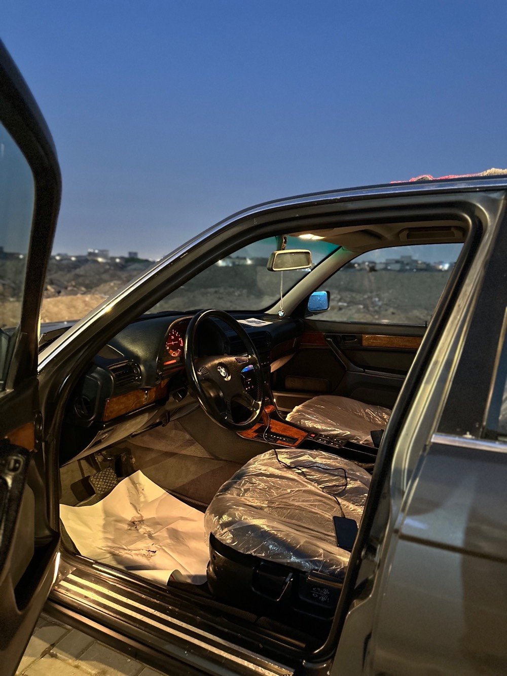 
BMW 1991 السيارة جديدة مكينة كير حدادة مصبوغة جمالية السيارة برغي ما بيعة نقص تخم تاير جديد حدادة جديدة صبغة جديدة دواخل جديد جاهزة وارد يابان الرقم التواصل ***********