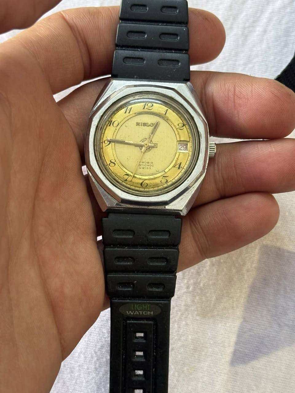 مجموعة ساعات للبيع
توماتيك / تكويك
روسي/سويسري/الماني 
عدد 6
كلهم شغالين 
سعر الكل 225 الف
يوجد توصيل لجميع المحافظات 
***********
