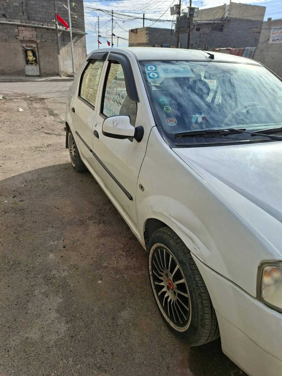 السلام عليكم رينو لوكان موديل 2009 رقم بغداد بأسمي تحويل ثاني يوم كلشي على وضع الشركه عدى هذني الي مبينات بالصور عارضها 45 و بيها مجال اي استفسار اتصل و تدلل *********** مستعجل على بيعتها
