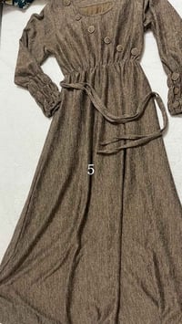 ملابس بنات • نضيفات • مستعملة شوي