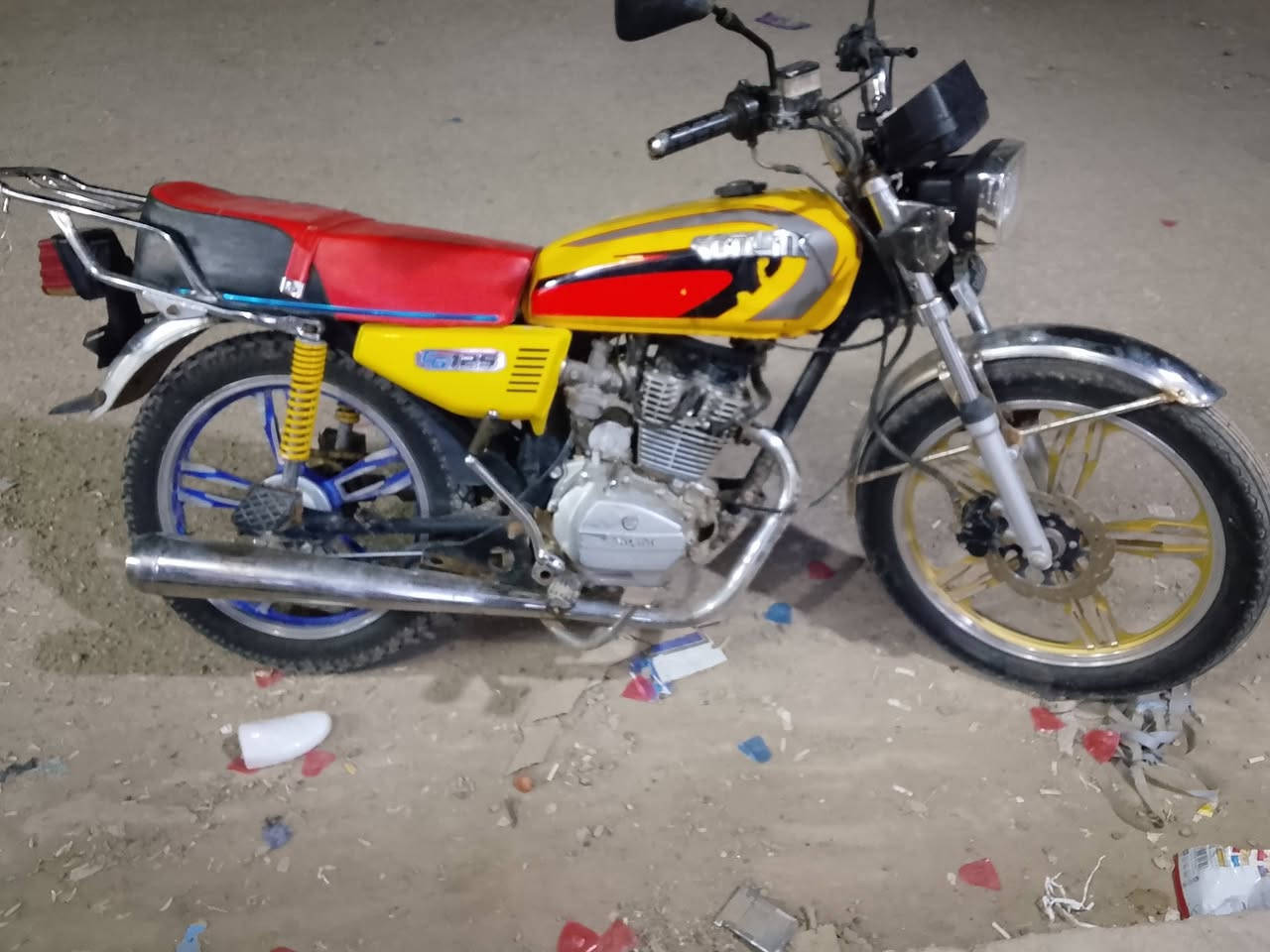 السلام عليكم دراجه ايرانيه خمسه كير موديل 22 دراجه خير من الله كهربائيات كلها شغاله  نكره سلف بكل وقت دراجه خير من الله سعر 425 مكان بسمايه للاستفسار ***********
