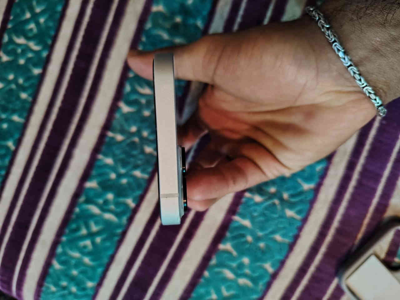 سلام عليكم من رخصة. الادمن 
ايفون 13 عادي للبيع 

ذاكرة 128بطارية 89🔋

جهاز وتر شخط ممشخوط ولا داخل صيانه تجي تفحص اله تأخذ استخدمة للترويج اخو الجديد 

العنوان: بغداد جسر ديالى 

رقم:*********** متواجد واتس رقم أو على الفيس 

سعر :575 مجال حك الجية
