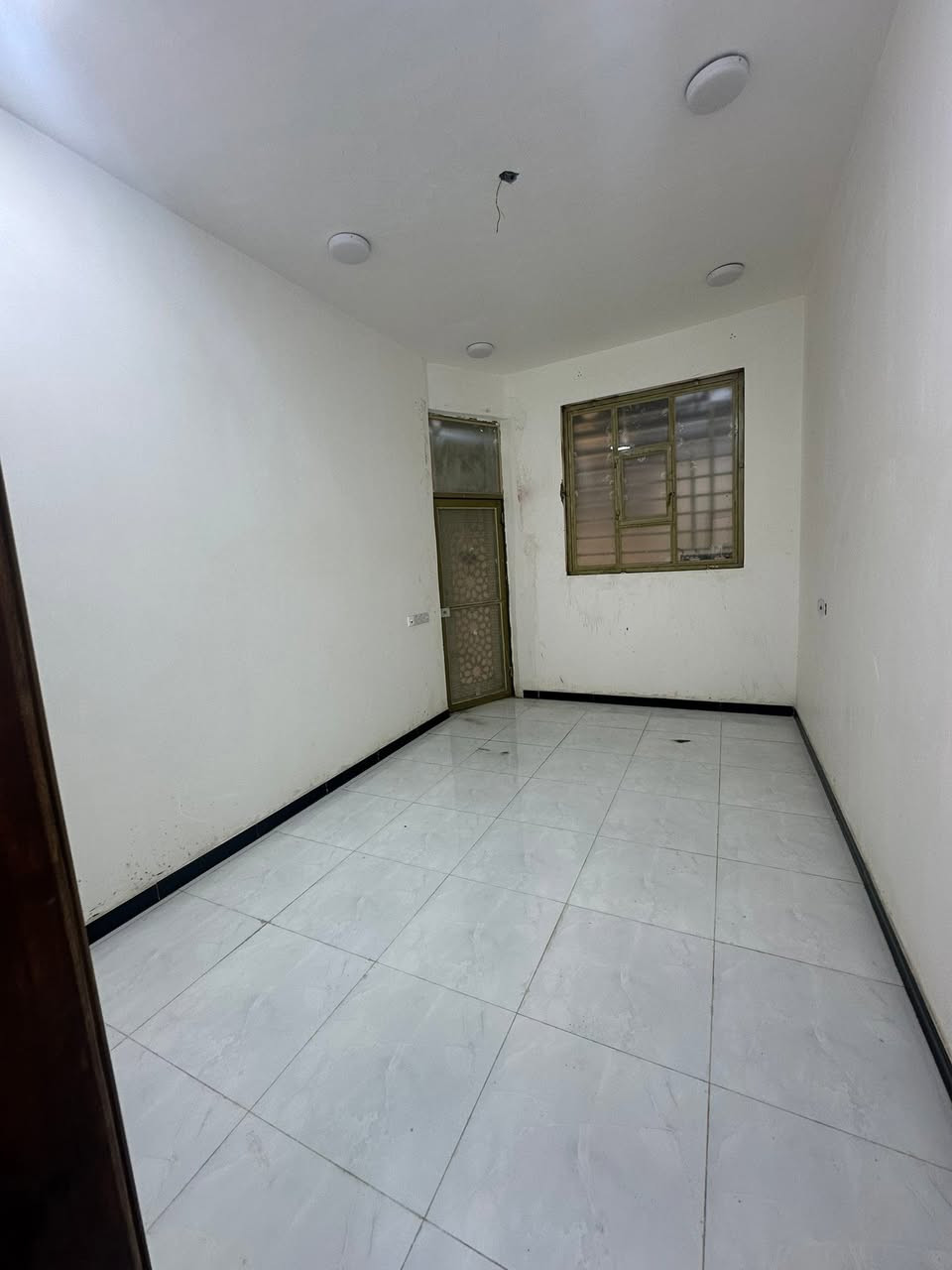 الايجار بيت البصرة محوله الزهير
غرفتين صاله ديوانيه مطبخ صحيات طارمه
اجار500الف ***********📞
