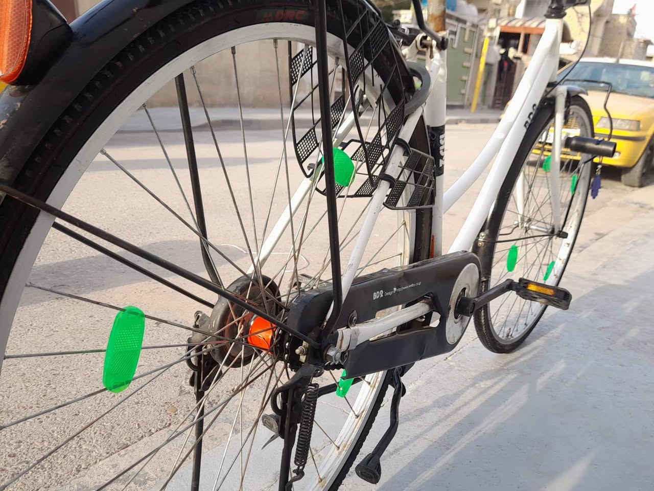 سلام عليكم بسكل لبيع نضيف نضافه ٨٠//١٠٠.  بسكل مثل ما مضح بل صوره بسكل اي عيب ما بي بريكلت شغاله سعر٨٠ مكان بغداد مدينت صدر يريده خاص ***********
