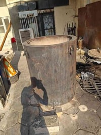 تنور مندي نضيف + فرن شوي + ميز سن ستيل  للبيع والسعر خاص والاستفسار ات...