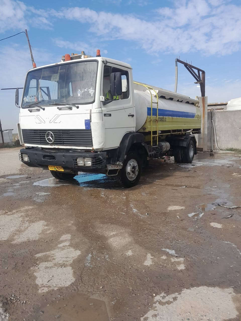 سلام عليكم البيع البه ٦برغي رقم بغداد صدامي موديل ٩٠ تانكي ٨طن حالين عليهه تريدهه بدي تريدهه دنكر مكينه كير ابو ردين عادي شاصي مكفول مكاني ناصريه للإستفسار عله رقم ***********
