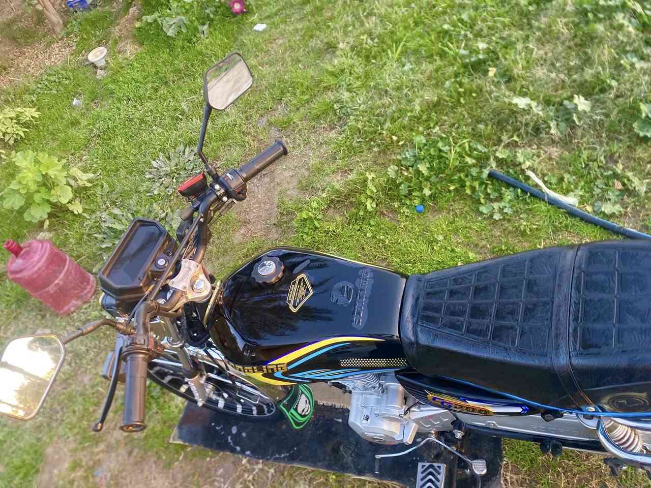 سلام عليكم 
دراجه سيفان موديل ٢٥ اصل 
مطابقه محرك وشاصي 
كفاله عامه اوراق كهربائيات 
مكاني ديالى دلي عباس 
شراي اتصل ***********
