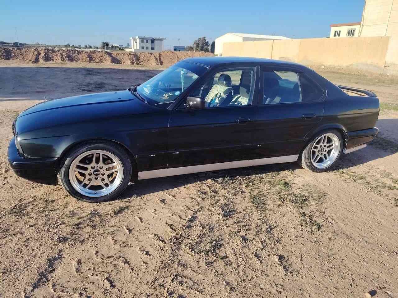 السلام عليكم
للبيع او مراوس حصرن اوتو  بي ام 520
محرك مسكر كير عادي موديل 1992 رقم أربيل دولي تحويل مباشر سنويه منتهيه صار 4 أشهر
رقمي *********** 
وهاي صور سياره
