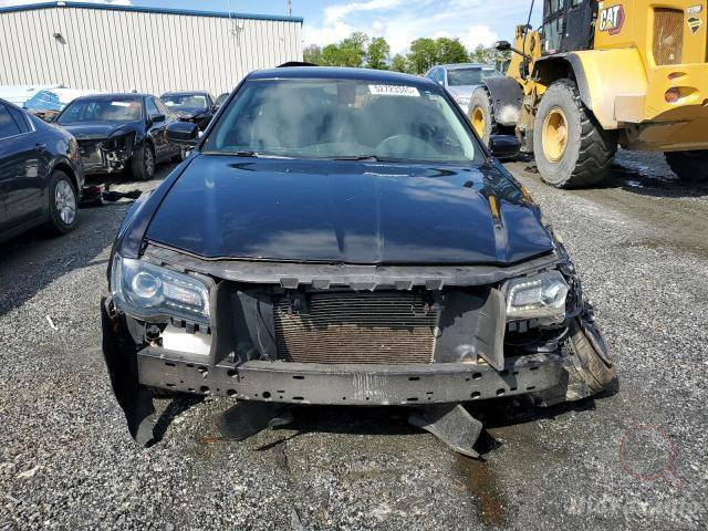 اوباما 2021 اصل مكينة 3600 رقم بغداد بسمي  بيهة جاملغ وبنيد
صور الحادث مرفقة    وياهن 
السعر 260ورقة
السيارة جديدة كله جديد حدادية تبريد مكينة كير  
رقم راعيهة ***********
