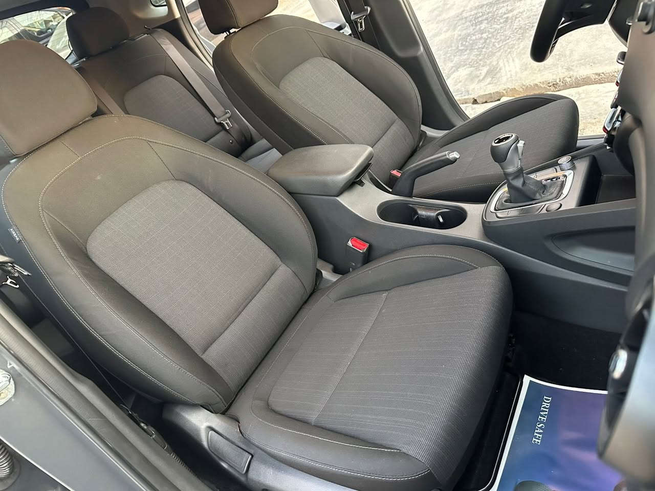 السلام عليكم

هونداي كونا 2023  رقم اربيل بأسمي السياره  صور الحادث موجودة بالمنشور  ماشيه ٣٣ الف  ميل 

المواصفات : بصمه/داخل اسود / رادارات امامية / رادار تعديل مسار / رادار جانبي / مود درايف /اطفاء ذاتي / شاشة كبيرة / مانع انحدار / كروس سرعة / مانع انزلاق / محرك 2000 دوش

مكاني بغداد 

السعر 16900$ 
رقم التلفون ***********
