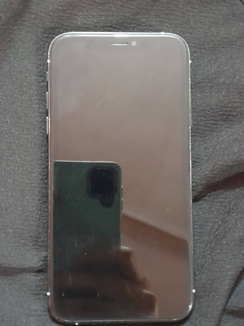� للبيع: iPhone XR
   * نموذج M شرق اوسط 
* ذاكرة: 256GB
* نسبة البطارية: 93%
* الجهاز محوّر بشكل iPhone 14 Pro
* الكاميرات، الصوت، كله شغال
* الجهاز نظيف جداً
* الملاحظة الوحيدة: كسر في الظهر كما موضح بالصور

💰 السعر: 130 

🚚 يتوفر توصيل داخل بغداد فقط

📍 الموقع: بغداد

📞 للتواصل: ***********
