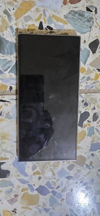 سامسونك S24 الترا نظافه 100/100 ذاكرته 256  اللون تيتانيوم  الملحقات ك...