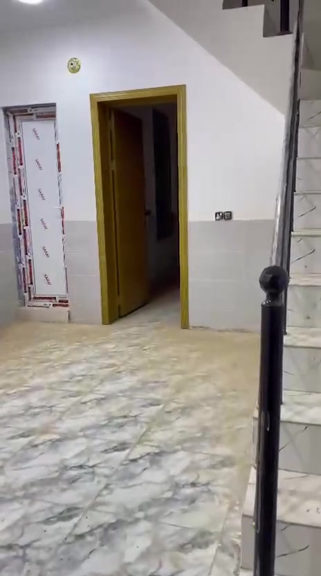 سلام عليكم بيت للبيع ماسحه ٥٠ متر يصلح سكن او حسينيه للزوار بسعر مناسب جدا جدا تفاصيل أكثر عن العقار الاتصال على الرقم *********** واتساب كربلاء المقدسة حولي ابو مهدي المهندس
