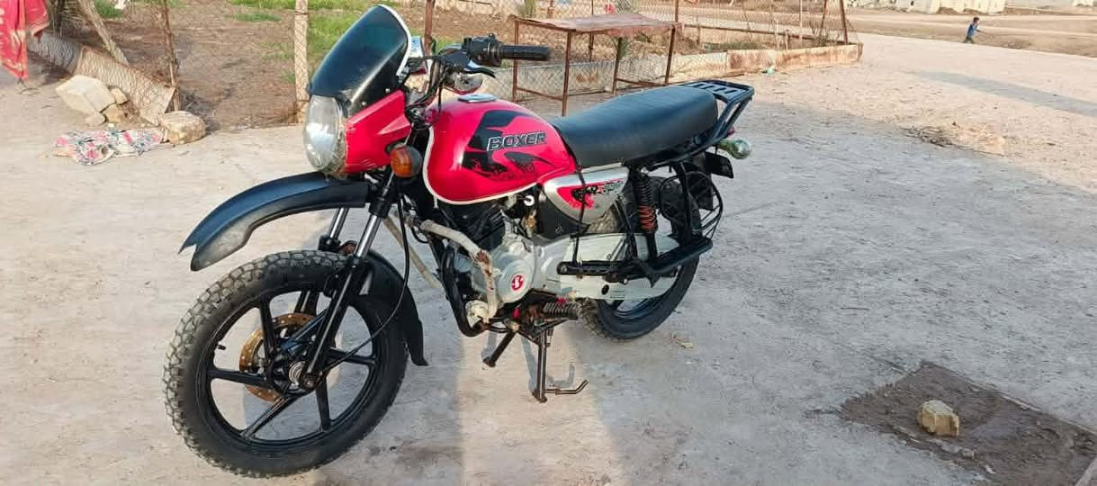 ‏سلام عليكم بوكسر للبيع موديل 22 شكل 23 أوراق كاملة كهربائيات كلها شغالة دراجة نظيفة حلوة السعر واحد وربع أبيها مجال مكان البصرة القرن الثور***********
