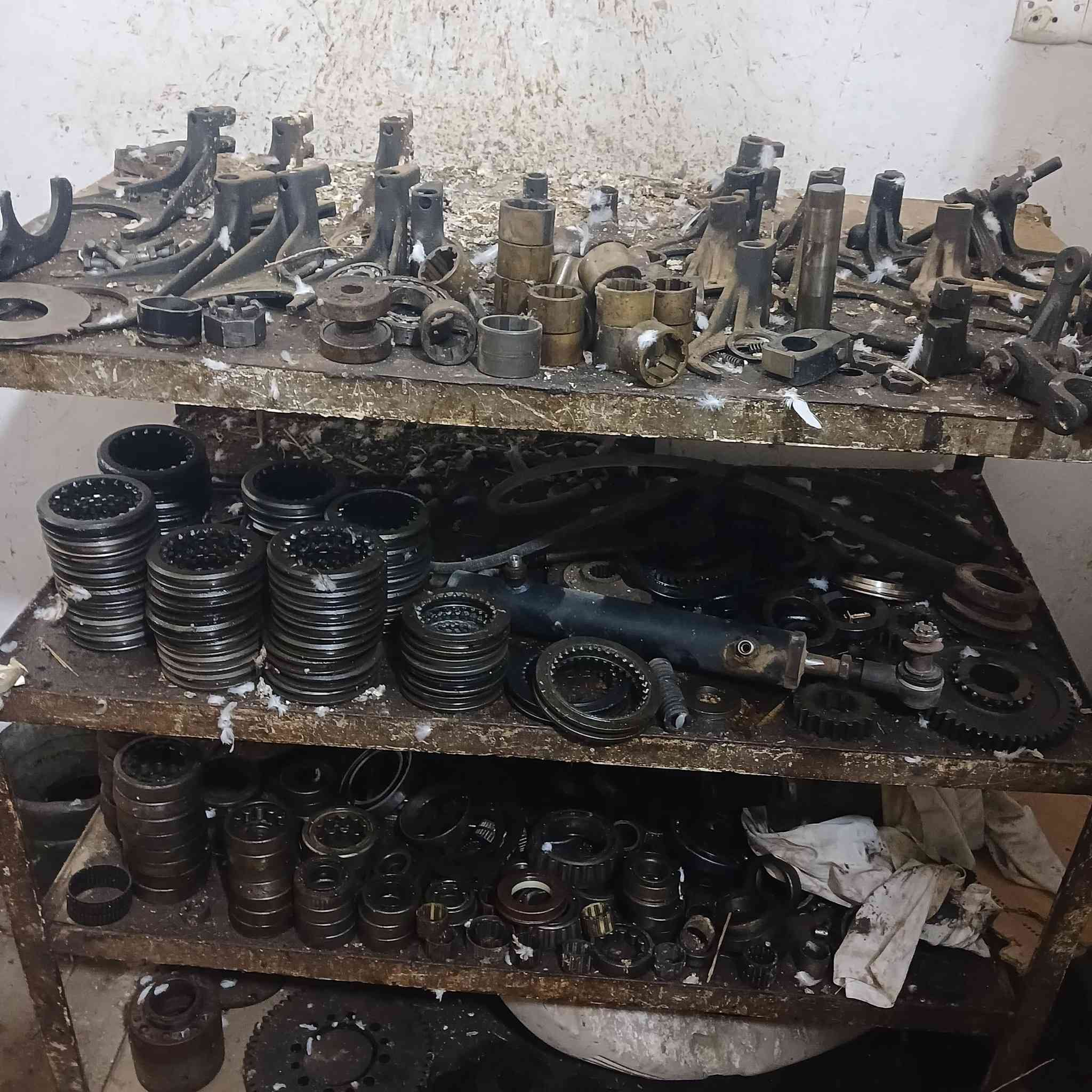 يوجد.لدينا.جميع.ماتحتاجه.الحاصدات
***********
***********.عماد.الزبيدي
