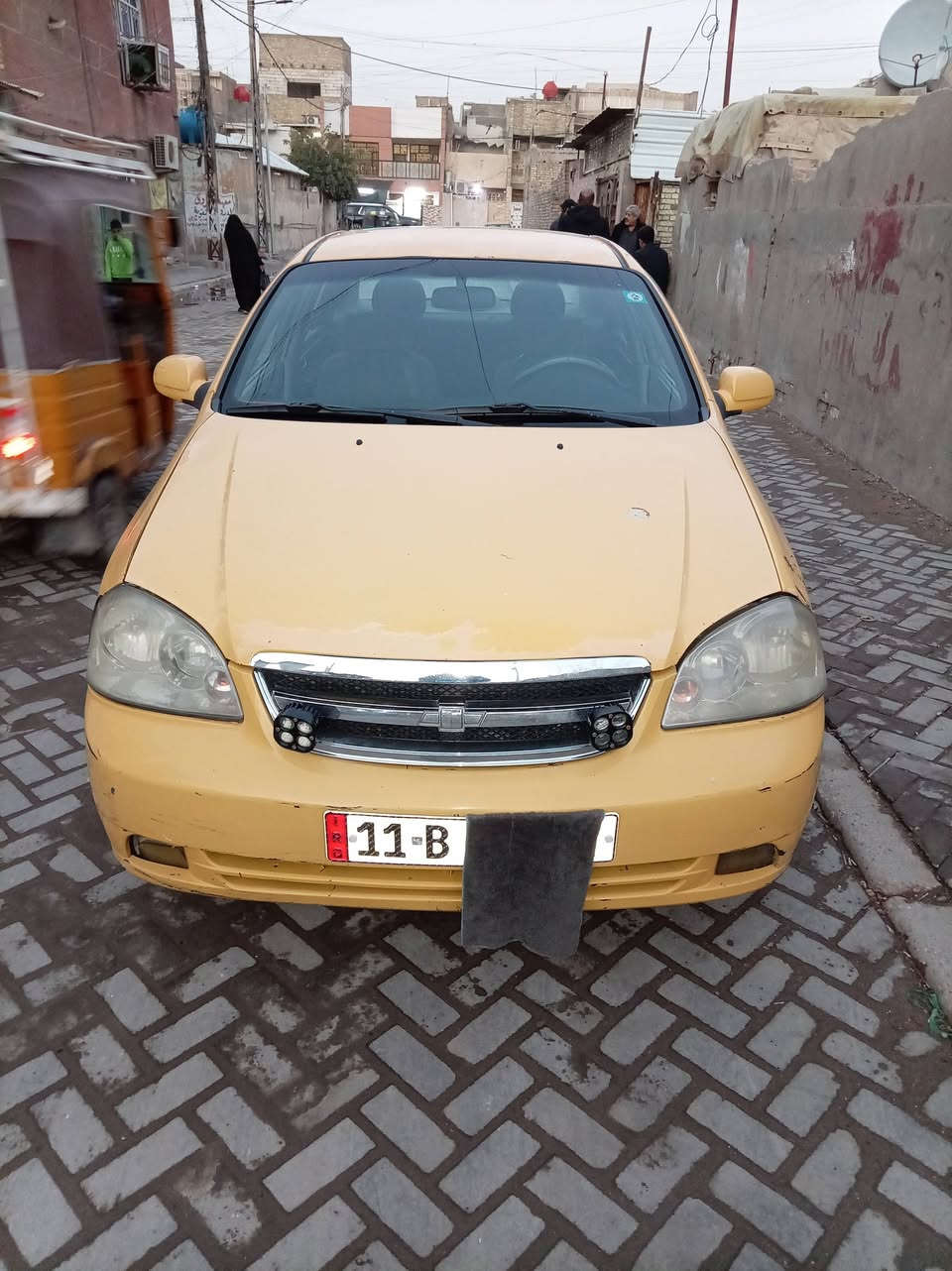 السلام عليكم ورحمة الله وبركاته
من رخصة مدير الكروب المحترم
سياره اوبترا موديل 2011 شراكة العامة
مكينة. وكير  اوتوماتيك 1600
السيارة خير من الله كلهة شغالة
رقم انكليزي بغداد بسمي شرط التحويل
عنوان بغداد مدينة الصدر السعر 63 وبيهة مجال 
مبايل ***********
