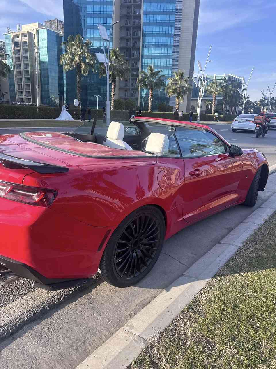 2017  RS  ٦ سلندر
بيه قطعتين ونص 
بيه كزوز بل دكمه ينفتح وينسد 
رقم اربيل 
موجود با اربيل 
سياره تخبل اي نقص ما بيه شغل واطلع 
وبوليش جديد تلمع 
ودعاميه جديده 

    رقم.   الشاصي 1G1FB3DS8H0205460
*********** رقمي 
130 ورقه
