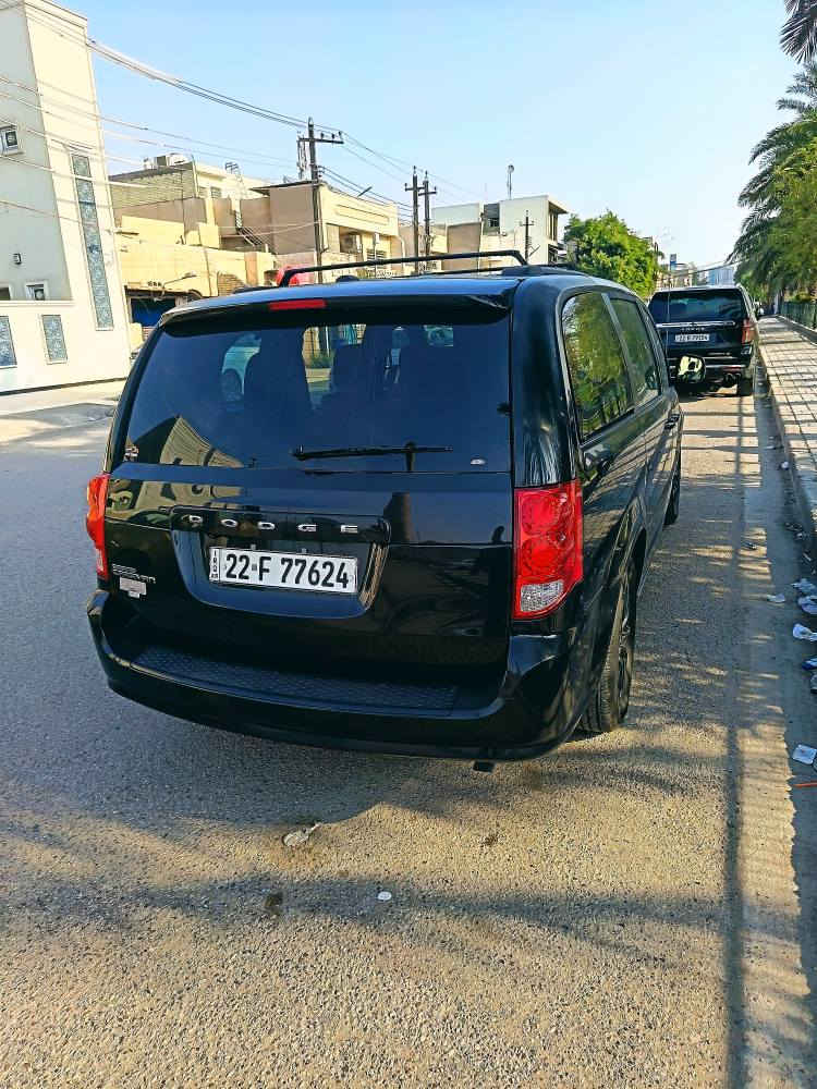 السلام عليكم 
دوج كرفان موديل 2020 سيارة جديدة خير من الله مكينة كير ميكانيك كفاله بدون ايرباك السيارة داخلة بدون حادث صار بالعراق بيها حادث تخريب بيها تبديل 3 قطع نفس اللون بابين وجاملغ وصبغ جاملغات خلفية وباب سايق  والسلايت صفحة السايق حادث خارجي بدون اي دراخب كله تشخيط ماشية 44 الف برمجة مصطفى ايگل الظهر حماوة جوه النص خير من الله مواصفات عادية بيبان ميكانيك شاشه تحكمات تبريد 3 قطع تشغيل عن بعد كامره خلفية سيارة مال بيت بانزين محسن مشامه بانزين عادي دهن اصلي السياره داخليتها وميكانيكيتها كلها عالشركة جديدة وتعمير احلى من الشركة الصبغ سيارة مال جناي او تفيد اصحاب الخطوط رقمها اربيل تحويل وكالة مظمون السعر 175 ورقة مجال جداً بسيط مكان السيارة بغداد حي الاعلام
*********** بغداد, العراق
