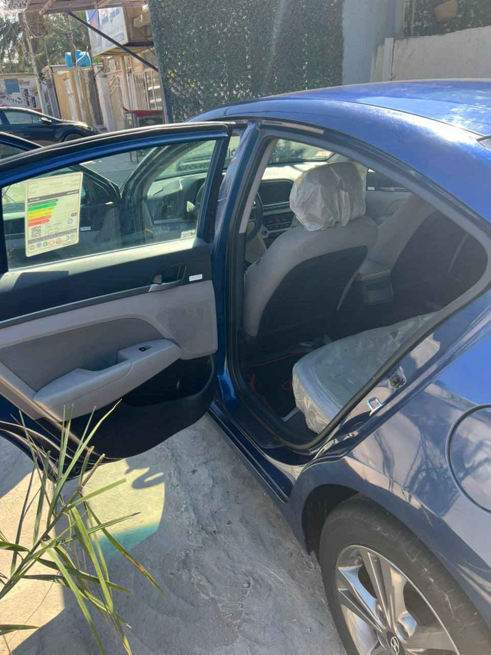 سلام عليكم النتره موديل 2018بسمي رقم بغداد مكينه كير مكفول تخم تاير جديد صدر جديد اي نقص ما بيه مكينه 2000 بيه جاملغ وباب خلفيات مكاني بغداد السعر 115 وبيه مجال ***********
