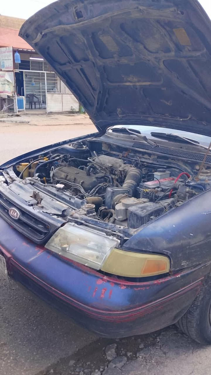 السلام عليكم ورحمة الله وبركاته سيارة سيفيا موديل 95 السنوية إلى حد28 كير جديد حاوية محرك بلادي الكهربائيات كلها شغالة التبريد مو شغال ويرادله منضومه كاملة  واكوا صور لسيارة ويرادله مشط استيرن رايدها 
3500 ثلاث ملاين ونص قفل
طبعا اني مكلف بلنشر  هذا رقم للتواصل 
الرقم ***********
مكان السيديده
