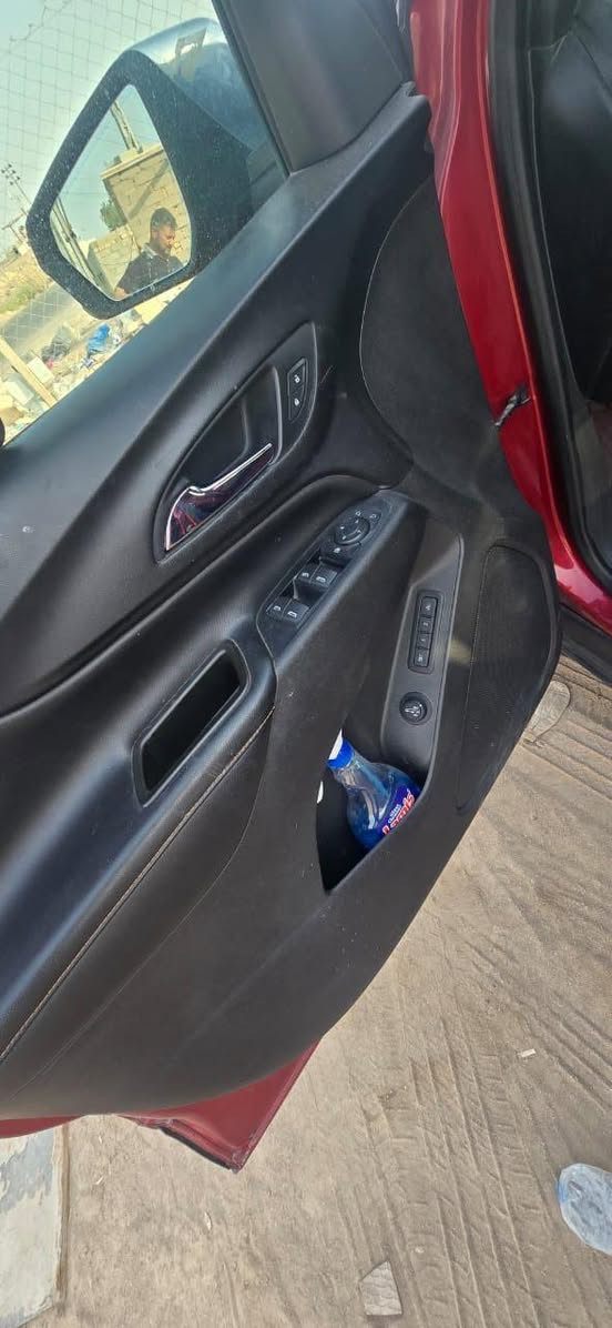 اكوينكس ٢٠١٨ بريمير 
فول مواصفات عدا البانوراما 
محرك ١٥٠٠ 
رقم بصرة تحويل مباشر 
حادثها جامغ الايسر والبنيد 
ايرباك دركة وبردة 
جاهزة وبيها ملاحظات قليلة 
تخم تاير جديد . ادامة للمحرك والكير جديدة 
١٣٣ ورقة وبيها مجال قليل*********** البصرة, العراق
