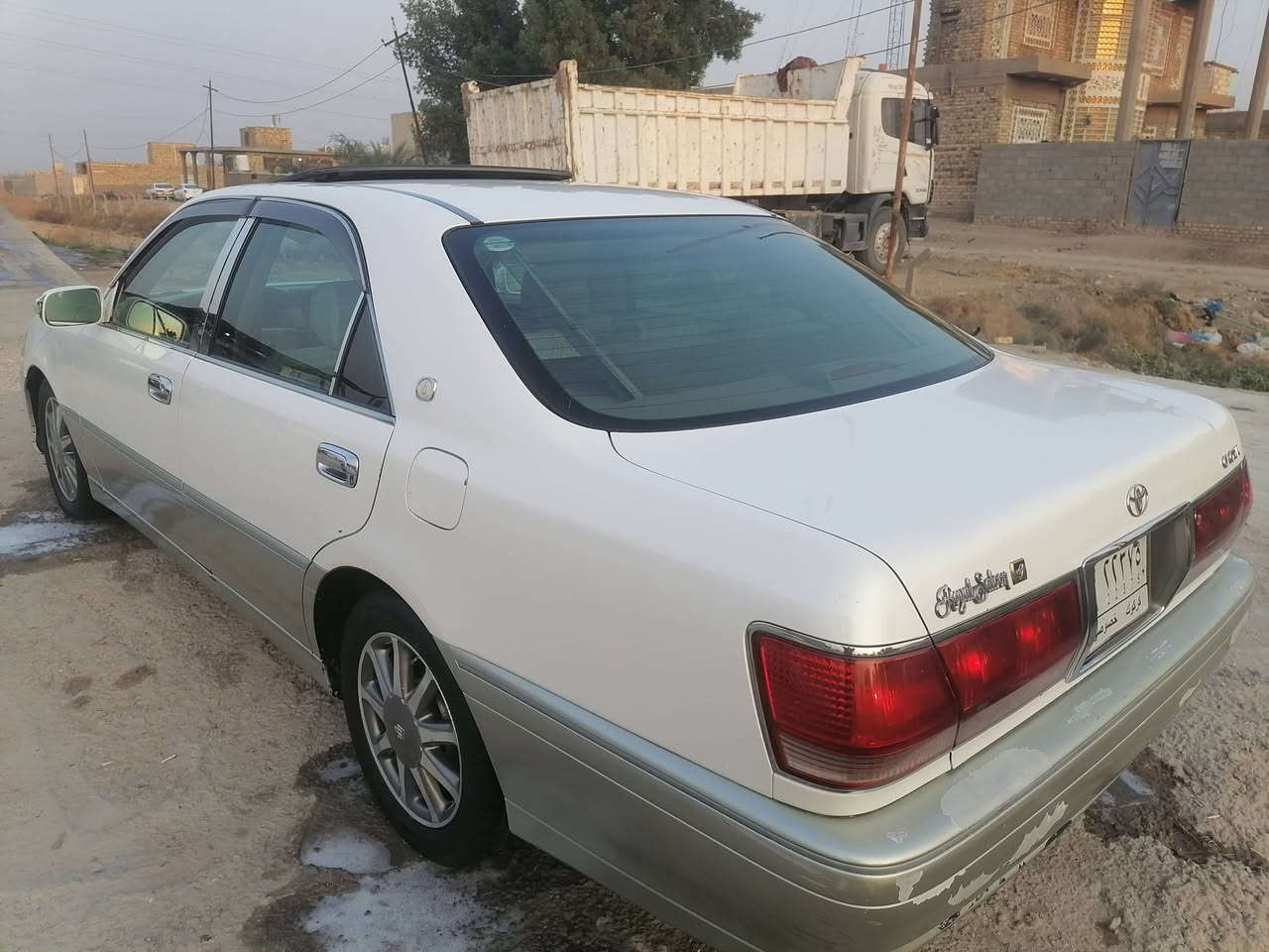 ياﷲ
اللهم صلِّ على محمد وآل محمد 

السلام عليكم 
للبيع تيوتا كراون ملكة 
مديل... 2000 أصل
رقم كركوك قرار 48 شرط مفحوصة بـسنة 21 
بفترة الشهرين مدفوع گمرگ وضريية باقية بس على فلوس الرقم فقط...!!! 
كفالة عامة من گص وضربة ونقل جثة 
ـــــــــــــــــــــــــــــــــــــــــــــــــــــــــــــــــــــــــــــ

المواصفات..!!! 
~~~~~~~~~~
فوول 1/1 للأخير
1_فتحة سقف
2_4 دگـم أصل
3_شاصي 175... D4 الكبير..! ✈️
4_كـريستال أصل 
5_تحويرة نجف بالكامل 💯
6_تبريد قطعتين شرط ثلج ❄
7_كراسي 4 كهربائي 
8_دبل شاشة دجيتل 
9_مفرغات هواء المقصورة الداخلية
10_بردة خلفية كهرباء 
11_مرايات.. اشارة ~ هيتر ~ شفط
12_داخل مخمل عسلي 
13_درگة صـاج أصل
14_ويل نجمة نفطي بلادي + تخم تاير جديد
15_ نظام... APS... TRC... ECO ~ شغال
16_ثلاجة خلفية
17_جام AUTO خضراوي
18_نيكل تكم بلادي
19_تور كشنات أصلي
20_ستيرن كهربائي 
 
ـــــــــــــــــــــــــــــــــــــــــــــــــــــــــــــــــــــــــــــ

السيارة جاهزة
گير جديد تخم دسكات وتخم فلنجات جديدات
ميزانية وبلنص مسويها جديدة حداديتها حلوة 
كهربائيات ~ گلوب واحد مابيها نقص...!!! 
السيارة جاهزة مال جناي وبالعافية ؏ـالياخذها
ـــــــــــــــــــــــــــــــــــــــــــــــــــــــــــــــــــــــــــــ

مكان السيارة📍
النجف الأشرف ~ ناحية العباسية

الـسعر : 💲
$130 وبيها مجال بسيط

للأستفسار : ☎️
الأتصال : بـالرقم + واتساب

{ *********** }
