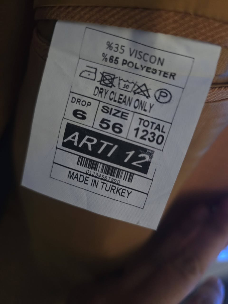 سترة تركي سبورت دكمة وحدة بهذا اللون قياس ٥٦ تلبس وزن ٩٠الى١٠٠ 
السعر ١٥ الف *********** توصيل موجود
