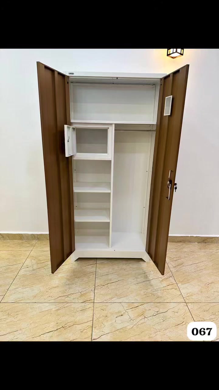 #اثاث وصول كنتور حديد باللون الجوزي
السعر 180الف
توصيل بغداد 5 أطراف 5محافظات 20


**إذا كنت صاحب هذا الإعلان وتريد حذفه لأي سبب، رجاءا أرسل رسالة إلى الدعم الفني**