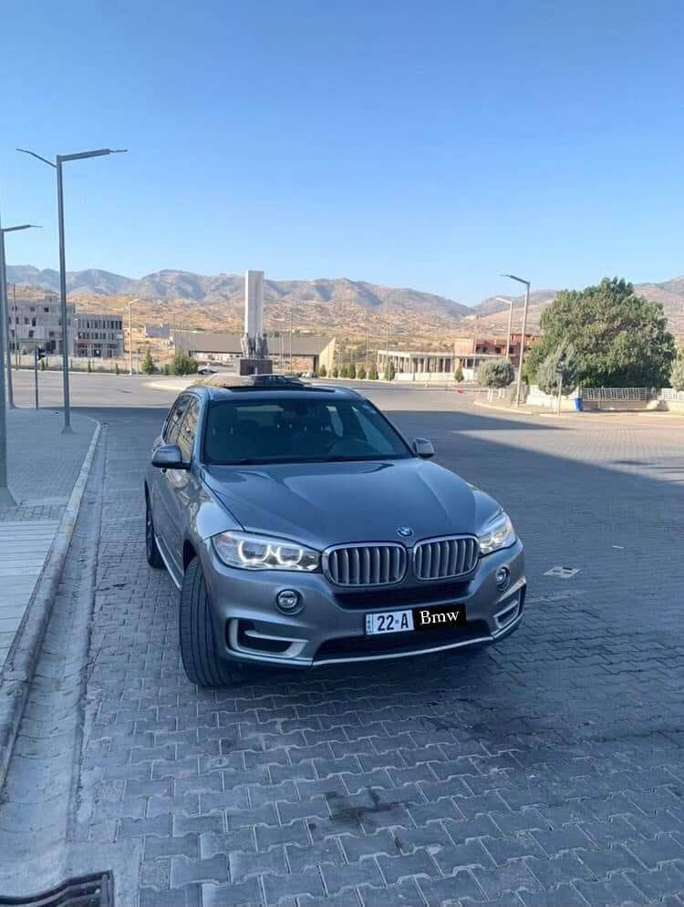 ‏bmw X5 2017
رقم أربيل مميز تحويل فوري 
محرك 6 سلندر(n55( مع كير 8  نمر) 
الكير والمحرك والصدر مكفولات.
اللون سلفر غير محدد
5 راكب
داخل جلد أسود
مقاعد كهربائية+ تدفئة بالمقاعد +تدفئة بالمقود 
 السفر فتحة سلايت وبانوراما 
صندوق كهرباء 
لايت زنون داينمك (يتحرك مع حركة المقود) 
يمكن التحدث مع السيارة لتفعيل بعض الخواص
مرايا كهرباء عاكسة للضوء + شفط
شاشة تاب كبيرة لمس+ dvd+phone +usb ذاكرة داخلية لخزن الملفات
اضاءة الدشبول ٧ الوان 
حساس قياس اطارات 
فحص مستوى زيت المحرك الكتروني
سايد بريك بصمة + اوتوهولد 
كاميرا ذكية + حساسات امام وخلف
داتا شو
ماسحات اوتو 
نظام صوت harman/kardon 
ماوس للتحكم بجميع وظائف السيارة
وضعيات قيادة متعددة
اطارات حجم 20 مع تخم تاير جديد
تبريد امامي خلفي ممتاز
السيارة نظيفة وجاهزة 
وارد امريكي حادث بسيط موضح بالصور
باب السائق فقط مصبوغ بدون دواخل 
السعر 260 بي مجال بسيط 
بيع او مراوس بموديل أعلى 
مكان السيارة حاليا الفلوجة 
للاستفسار يرجى الاتصال على 
***********
***********
ملاحظة 
السيارة بالكامل مغلفة bbn لون السيارة مت طافي ضمان 10 سنوات ..
