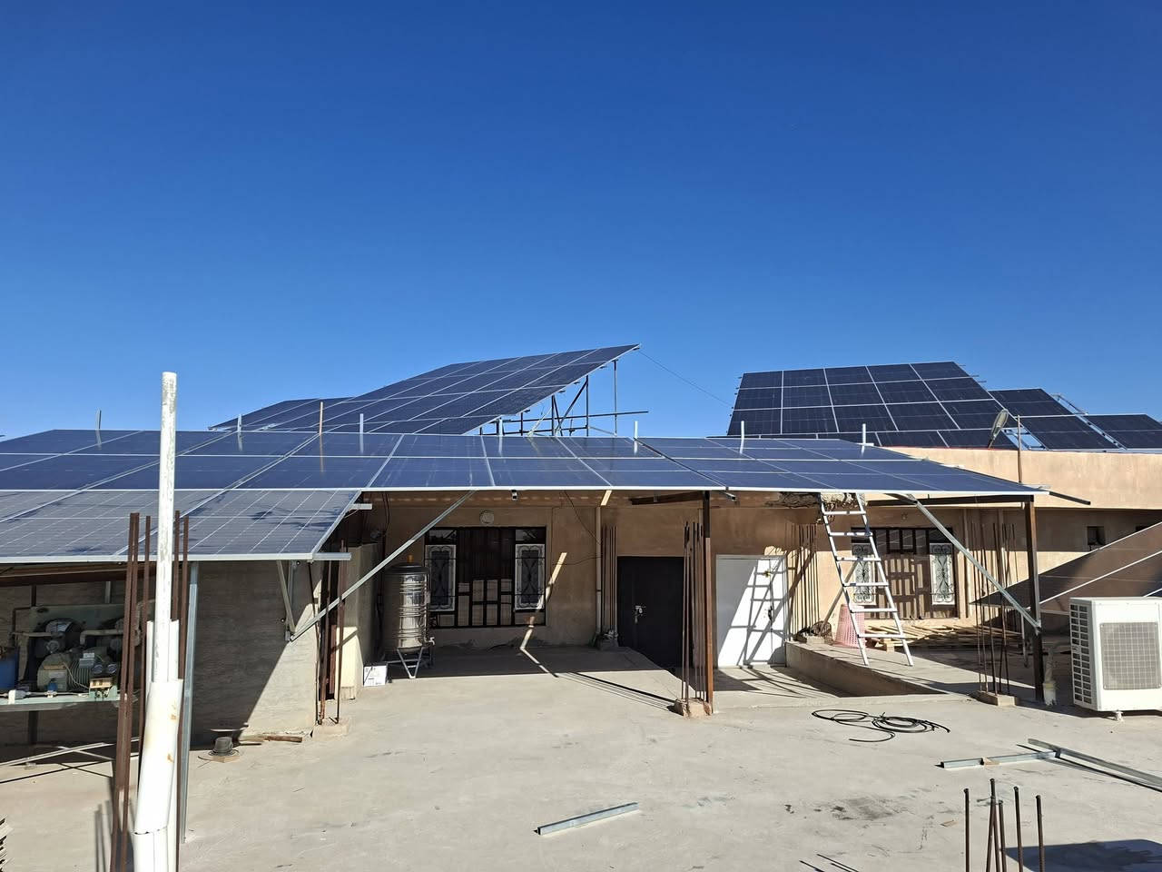 نقدم لكم عملنا لهذا اليوم ١/٣/٢٠٢٦
قامَ #مركز_دجلة_للطاقة_الشمسية بتجهيز وتنصيب منظومة طاقة شمسية لماركت دجلة في مدينة تكريت القادسية شارع المستشفى العسكري 
مكونات المنظومة.
الواح لونجي 615w عدد ١٠٨ 
انفيرتر هاي فولتج حجم 50kw هايبرد
بطاريات عدد ٢ حجم 60kw هاي فولتج.
مع كافة الاسلاك والقواطع .
بقدرة 200 امبير نهاراً وليلاً
عنواننا//
صلاح الدين تكريت القادسية الشارع العام 
الانبار الرمادي شارع ٦٠
للاستفسار//
***********
***********
