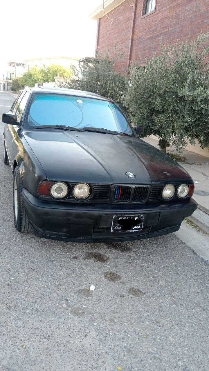 (سلام عليكم)
بي ام دبليو/موديل1993/حجم525/مكينه520/كير توماتيك/لون/اسود
مواصفات/جام كهربائي+بجم عريض+سلايت كهربائي+لايت زينون/
حداديه 100/100تخم تاير جديد كهربائيات كلها شغاله مابيهه نقص رقم فحص مؤقت بغداد بيهه باج مرور وعقد مابيهه تحويل/مكاني شركاط السعر 35$وبيهه مجال بسيط اي استفسار *********** اتصال 
*********** واتساب
