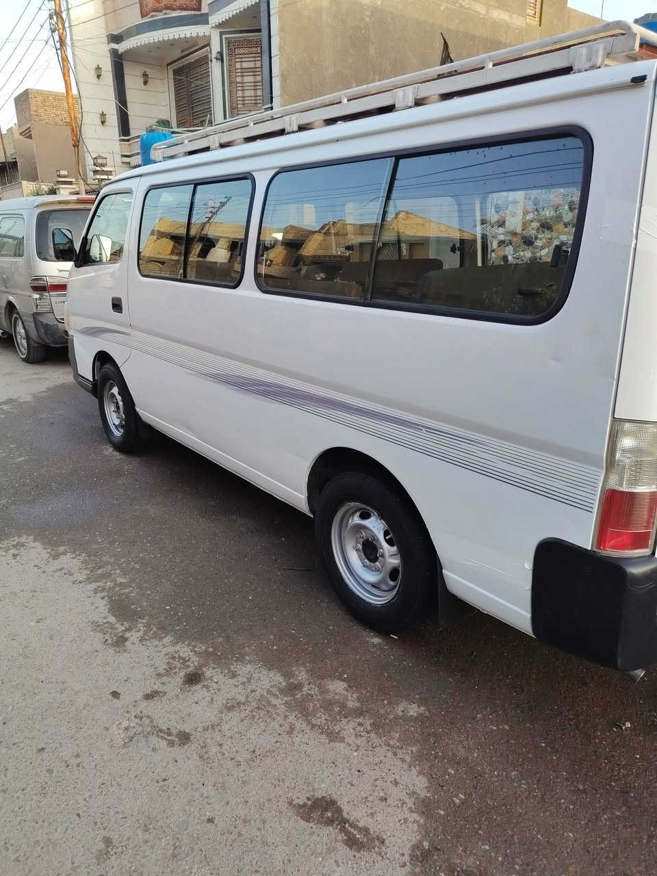 السلام عليكم سياره نسيان يروفان  موديل 2013 كفالة عامة وضع الشركة مكينة كير اكسنل حدادي  دوشمة جديدة السنوية ل 30 رقم انكليزي العنوان بغداد رقم الهاتف ***********
