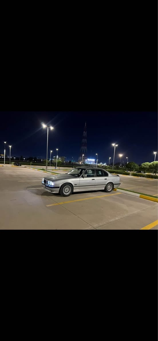 Bmw موديل ٩١ مكينه ٥٢٥ بيلاد توماتيك بي دةحم و بي ليدران نمونه لة جواني ١٠٠ دولار غرامه ي له سه ره دواي معامه له وه ري دةگريةوة سعري ٧٣  كةمةك مةجال *********** أربيل, العراق
